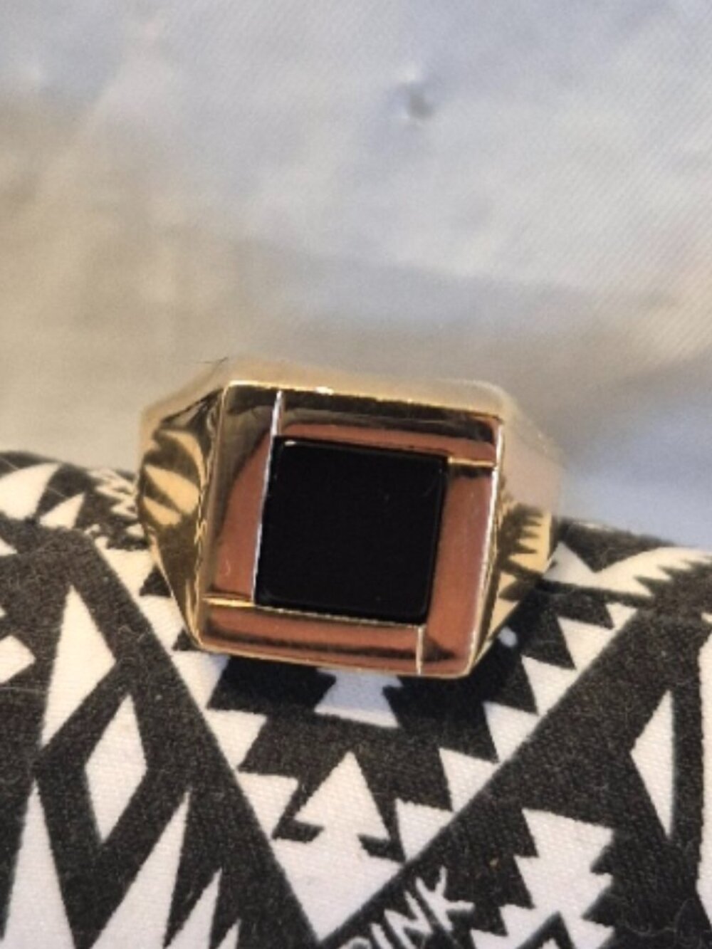Vintage Avon Men's Black Stone 18k HGE Signet Ring sz 10